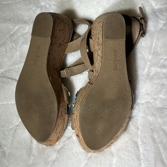 Minnetonka Women's Leather Sandals Aztec Beads Size 6.5 - Picture 3 of 6